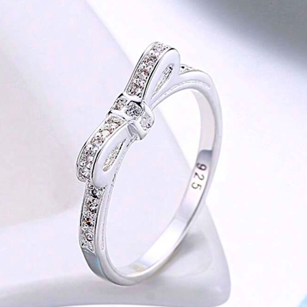 925 sterling Silver elegant Bow Ring with moissanite diamonds NWT - Picture 2 of 8